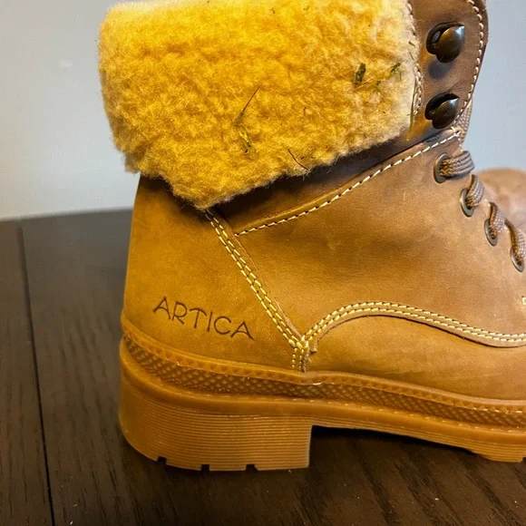 Artica Boots from Browns - Picture 2 of 5